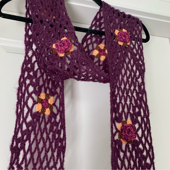 Purple Flower Scarf NEW - Picture 2 of 10
